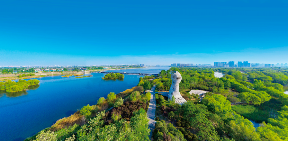 1公里灞河幸福岸线和约2000亩全运湖,地段生态环境优越.