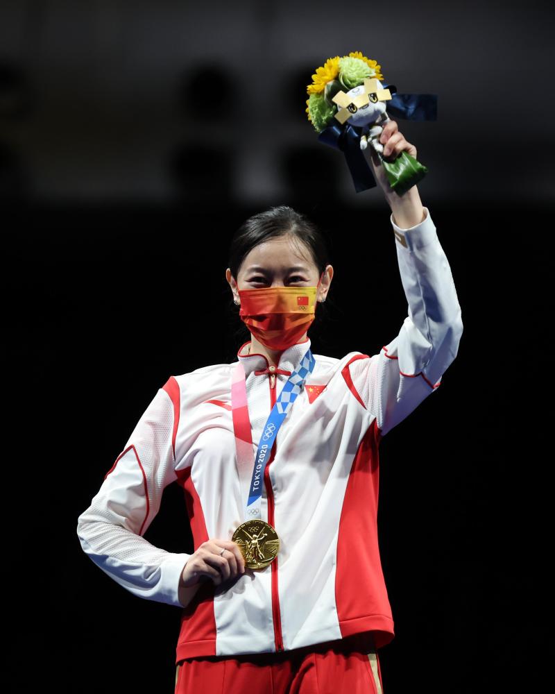东京奥运会击剑女子个人重剑孙一文夺得冠军