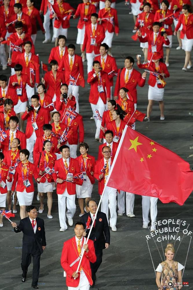 东京奥运|盘点中国队10届奥运服,哪一年开始以红色为主基调?_腾讯新闻