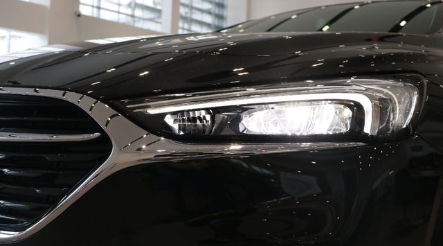 入门就是9AT，还带多层隔音＋膝部气囊，比雅阁大气