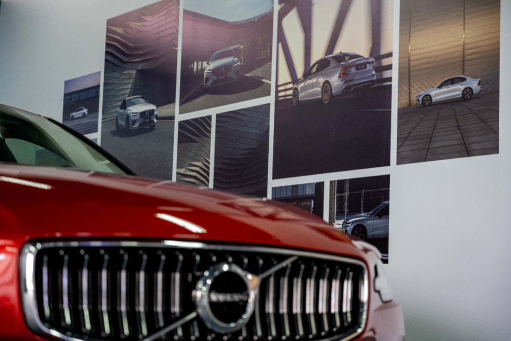 沃尔沃新款S60试驾报告丨脱下西装秀肌肉，超强驾控玩转赛道