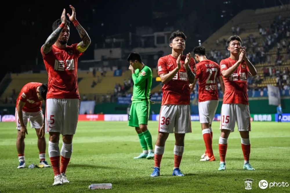 【中超】广州队3:3战平广州城_腾讯新闻