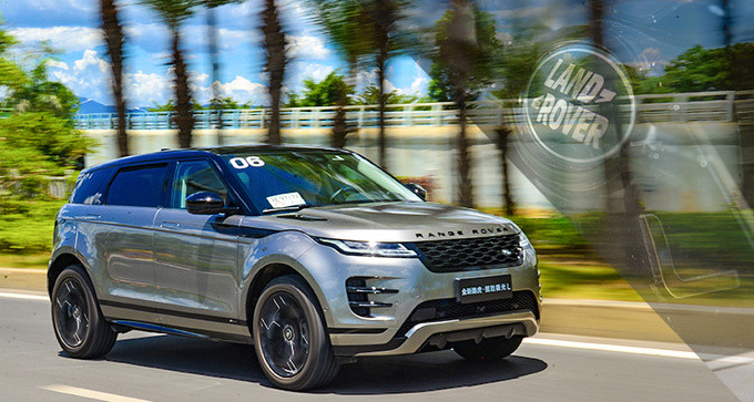 最高颜值路虎出新款，空间更大更豪华 试驾路虎揽胜极光L