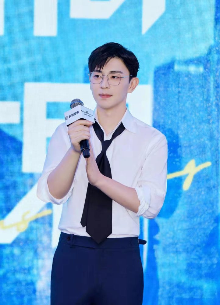 本次活动以"满眼绿色"为主题,在活动现场,绿色大使邓伦,兰州科达眼镜