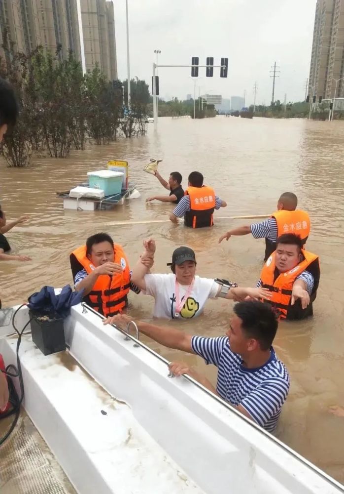 19张抗洪图让人泪目