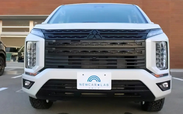 三菱得利卡亮相港口，3排座椅配2.0T，GL8感到沉重压力