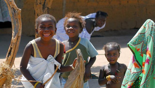 冈比亚前总统贾梅是个怎样的人,为何堂堂总统,却每天坐诊看病