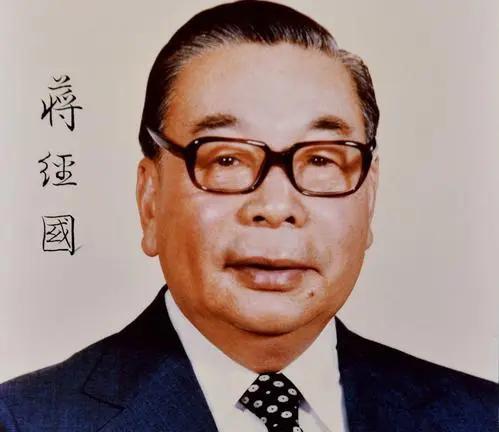 蒋氏辈分排行_蒋经国私生子认亲路:奔波半辈子熬成蒋氏最大辈分,顺利认祖归宗(2)