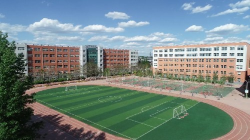 同学们,请相信:在十中会遇见最美的时光,最好的自己,十中的明天也将因