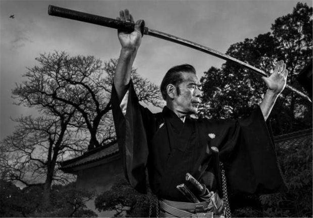 日本武士道精神从何时兴起的是否有水分对军国主义有何影响