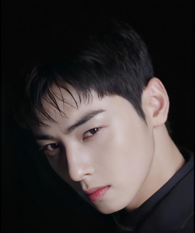 车银优短发黑西装根本霸总降临宣传珠宝反被赞颜值比钻石还闪