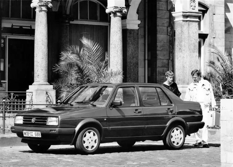 能造好飞机大炮的俄罗斯，为什么造不出很哇塞的汽车？