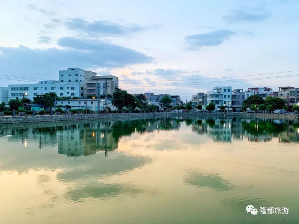 刷爆朋友圈隆都这个村彻底火了