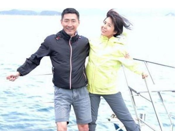 4,杨青证明好演员与颜值无关杨青在《外来妹》中饰演金玲,曾被称为"最