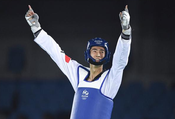 2220赵帅惊险晋级跆拳道男子68公斤级14决赛