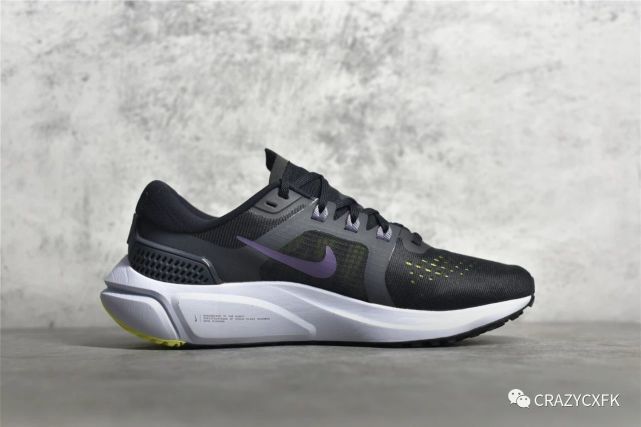 登月15代 nike air zoom vomero 耐克缓震运动跑步鞋
