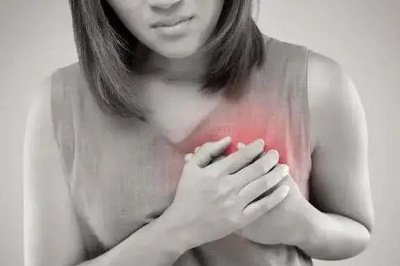 乳腺增生不一定会癌变,可若有这4个表现的,还需谨慎!