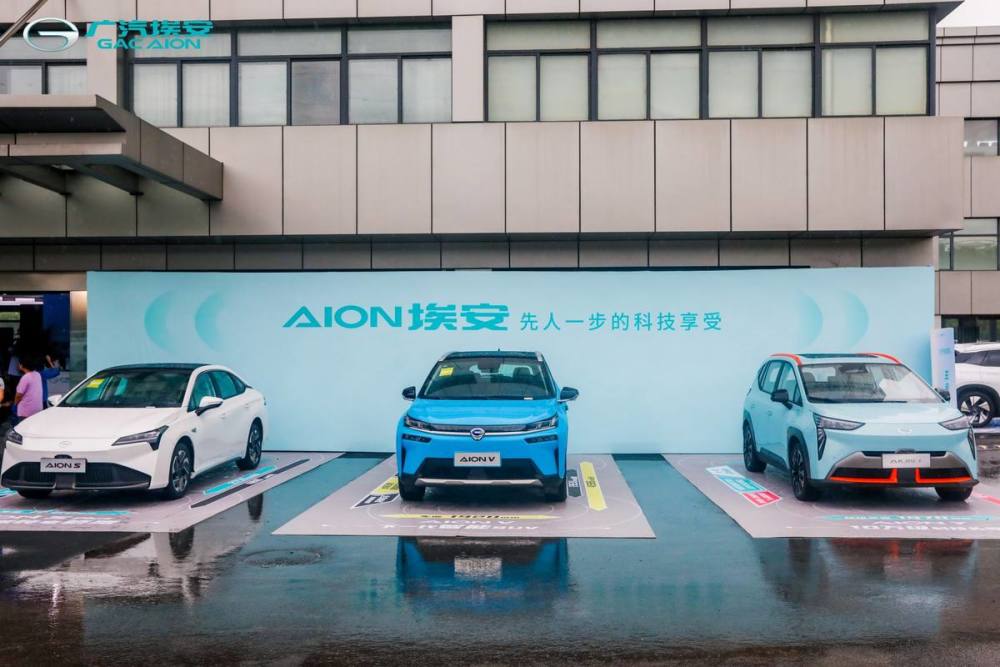 “无声的轰鸣”惊喜抵沪 首个全民智能车驾驶训练营再迎高潮