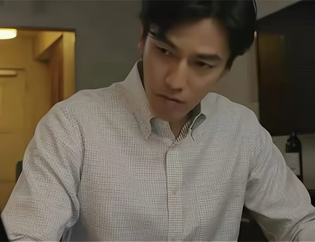 "等到高晓斌咽气后,她将尸体拖到浴室,清理了案发现场,打车回自己的