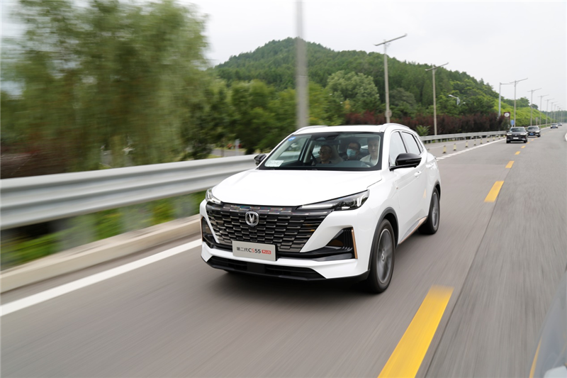 试驾第二代长安CS55PLUS：惊喜的不止动力，还有这几点