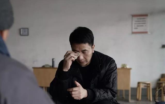 四年前窦文涛就曾发现林生斌异常对于妻子孩子的离开过于冷静