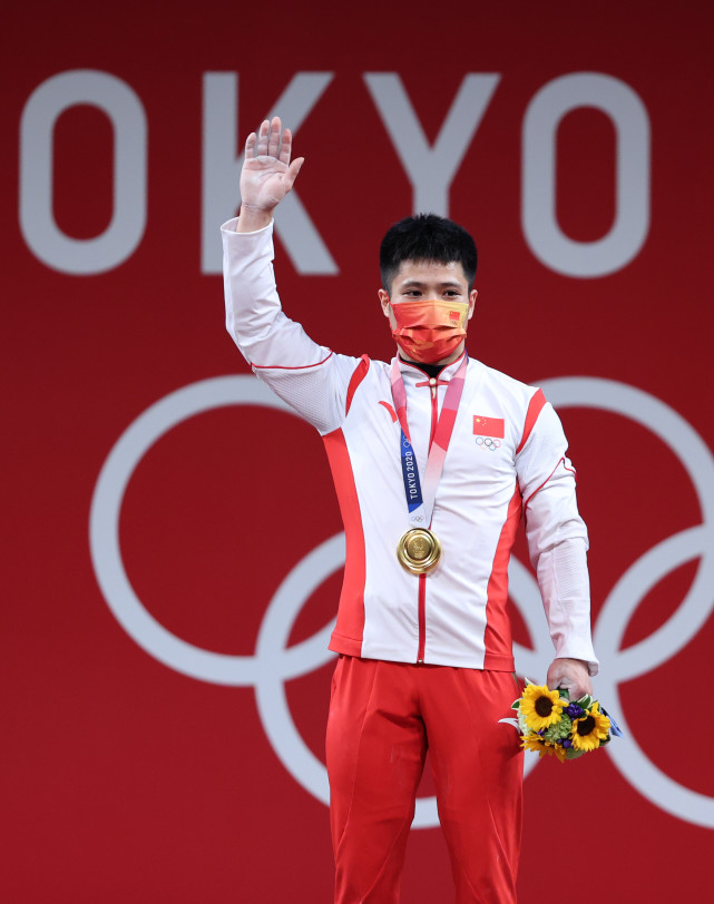 东京奥运会举重男子61公斤级李发彬夺冠5