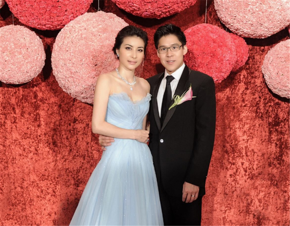 郭晶晶:90后心中的跳水女神,嫁霍启刚进豪门,结婚9年幸福如初