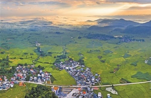 的田園風光和完善的旅遊配套,按照