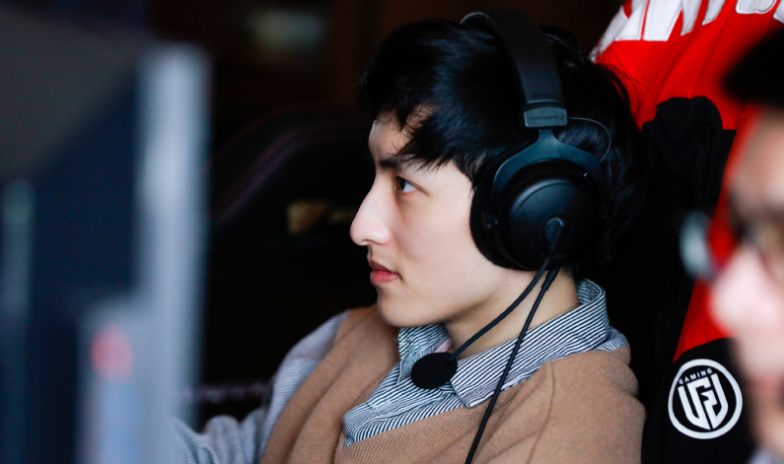 dota2xiao8赛后进行直播欧宝电竞输掉比赛不怪xiao8