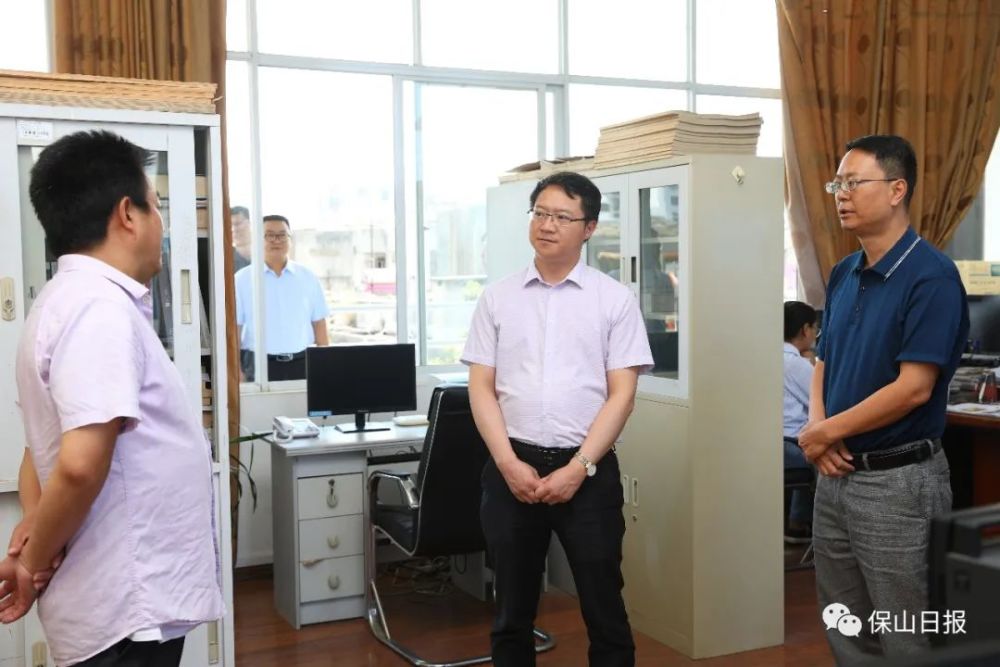 庄志强深入市级新闻单位调研时强调打造党和人民放心的