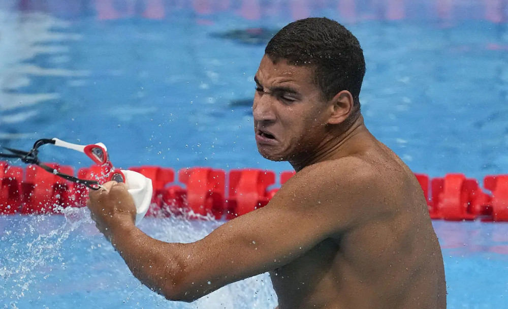 游泳杀出黑马18岁突尼斯小将400米自由泳爆冷夺冠解说惹争议