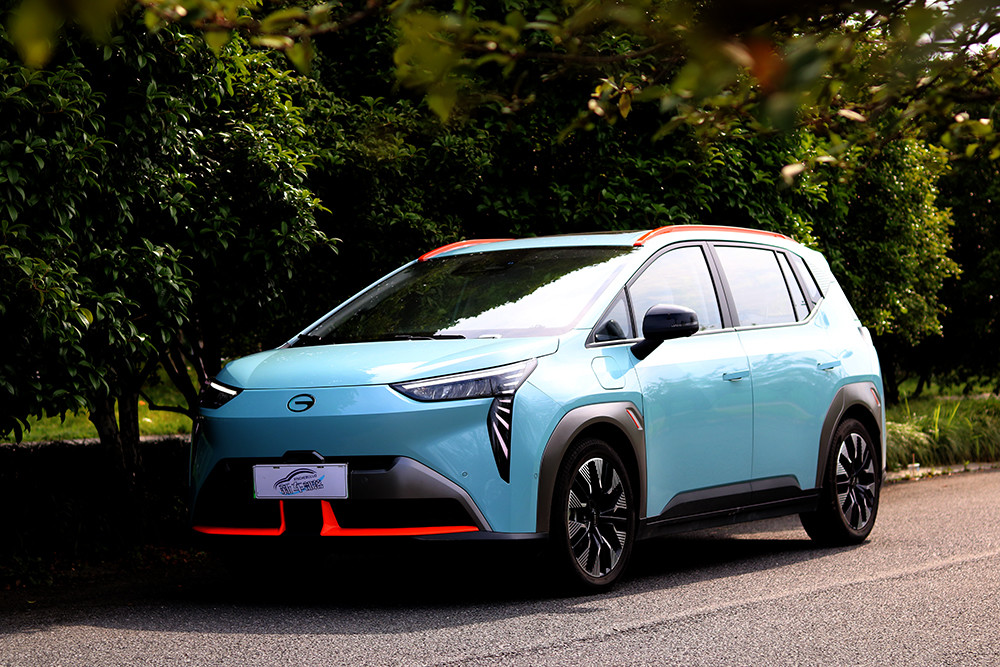 10万级年轻化市场的“爆款”车型 广汽埃安AION Y评测