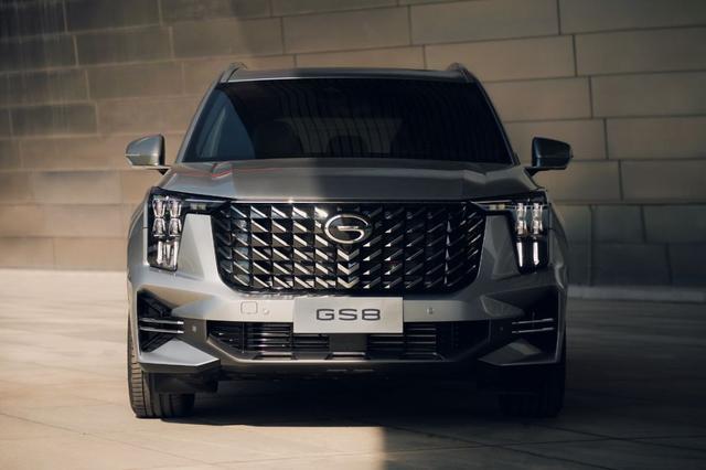 霸气外露！全新传祺GS8发布，搭2.0T丰田混动，外观硬朗感更强