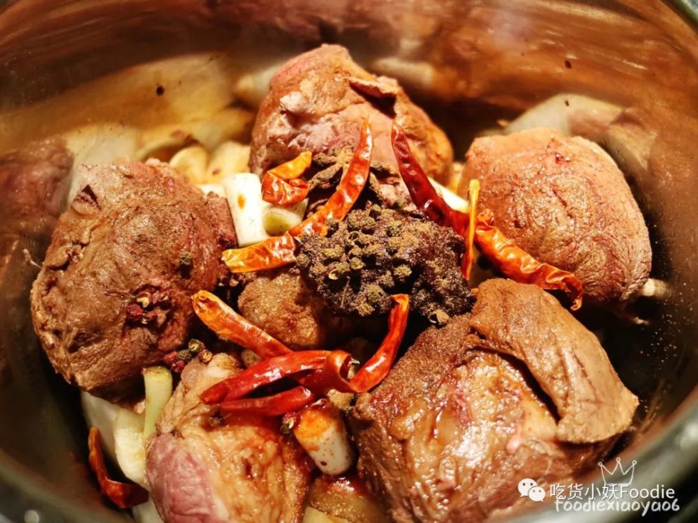 牛腱子这么炖口水都要流光了一锅多吃香辣萝卜炖牛腱