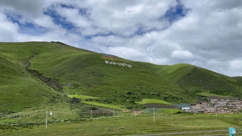Jeep牧马人4xe和大切诺基征服高原地区，插混车会比燃油车更好？