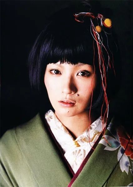 是日本著名狂言师,被誉为日本国宝,电影《阴阳师》中晴明的扮演者