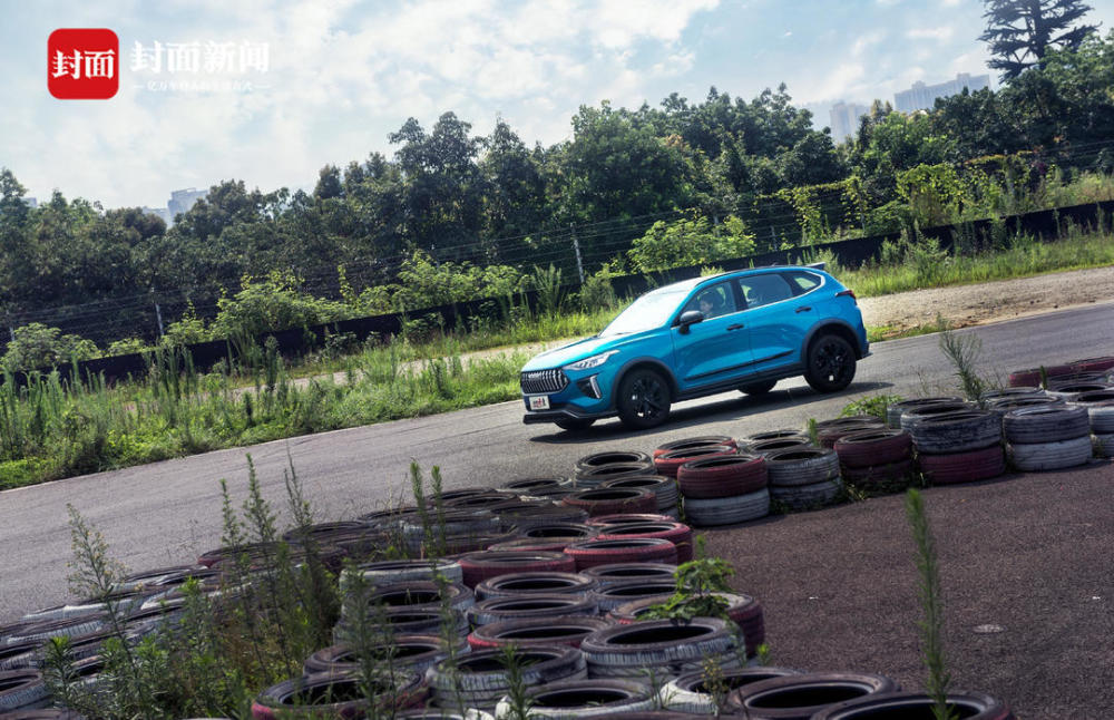 封面试驾｜体验赛道激情 这辆潮流座驾管你肾上腺素飙升