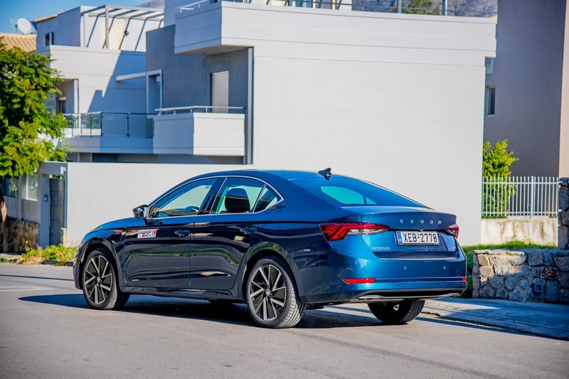 我们测试实用的豪华轿车:斯柯达明锐octavia iv 1.4 phev