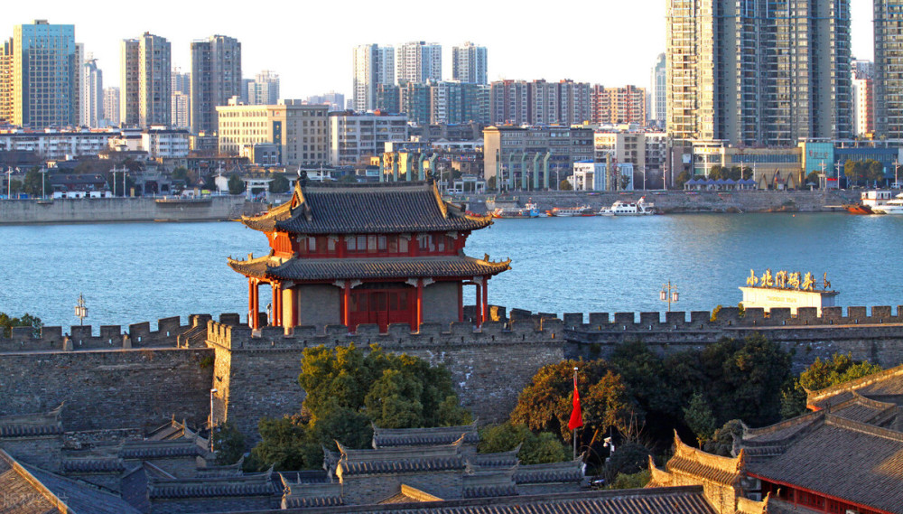 襄阳建设区域性消费重要城市襄城樊城当挑大梁唱主角