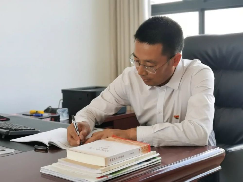 牢记使命踏实工作的优秀党务工作者——杜标