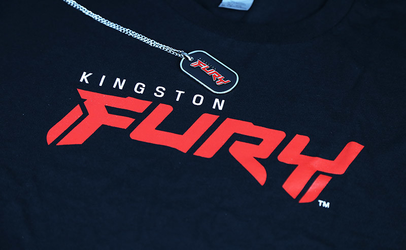 拿着fury礼盒顺便聊聊金士顿的新动向