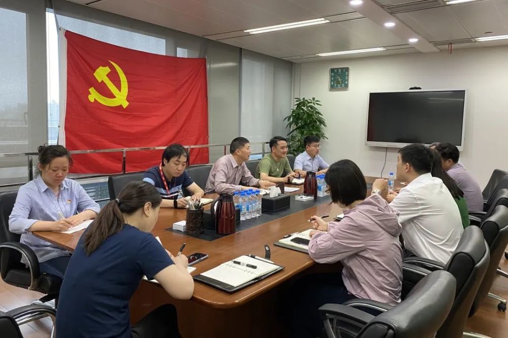 7月25日,分公司/党委办公室/市场企划部舍周末,冒风雨,全员加班,全员