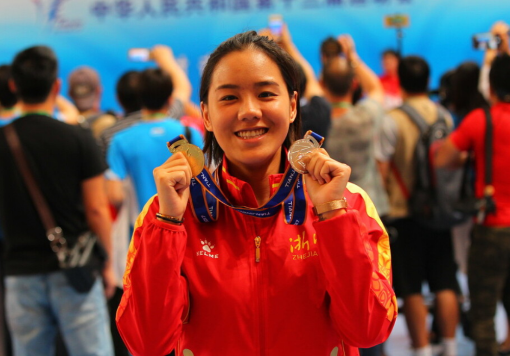 王璐瑶被网曝后首度回应解释为何认怂及自拍难怪官媒都力挺她