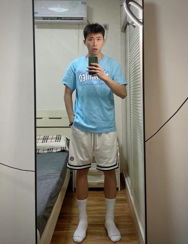 少年感十足的白袜鲜肉帅哥,我可以_腾讯新闻