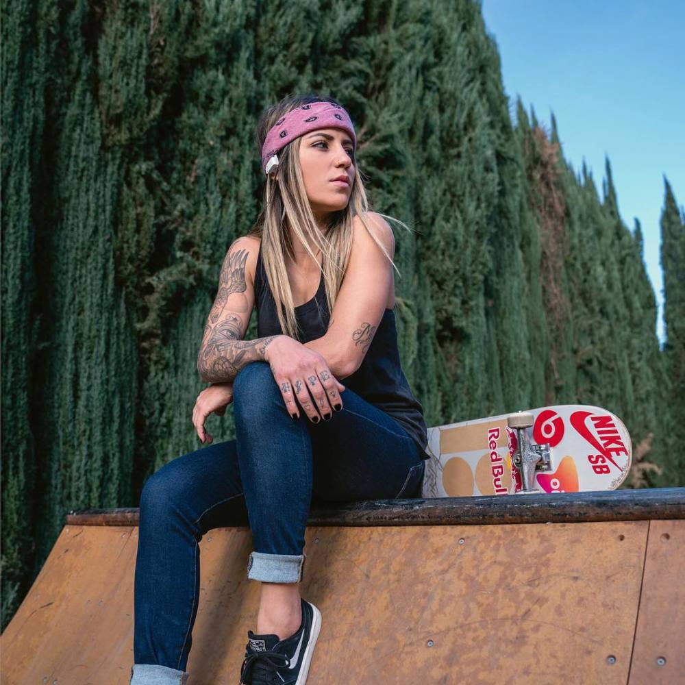 巴西滑板女神今日登场颜值与实力同样封神粉丝直呼内马尔也不配