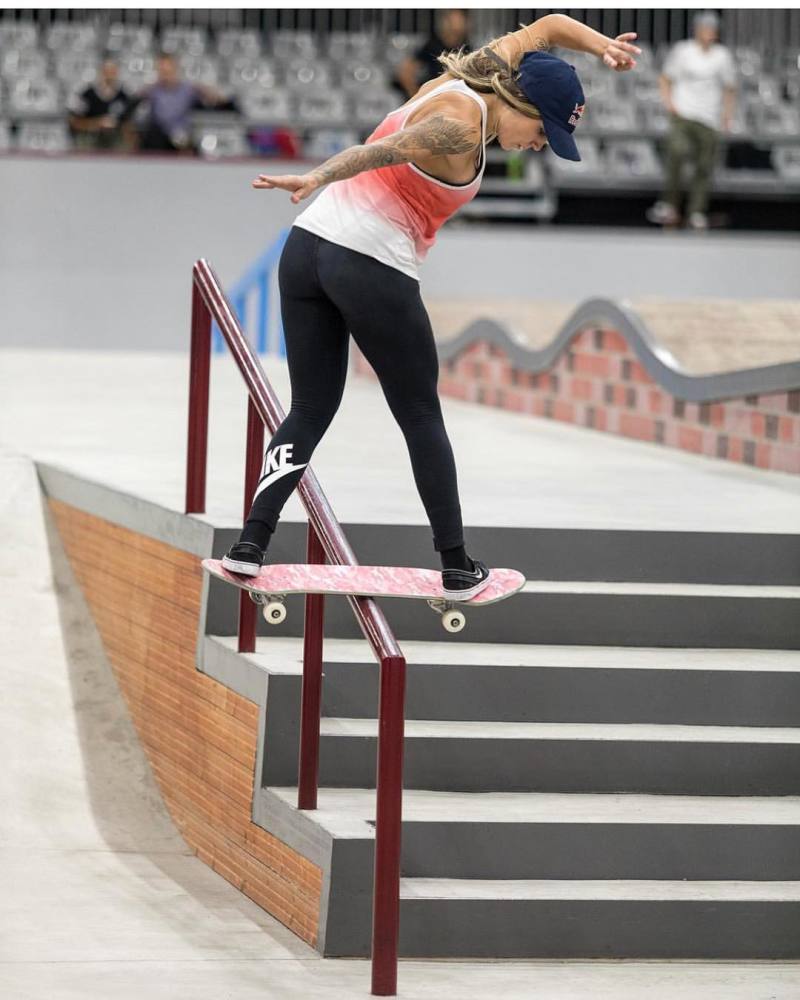 巴西滑板女神今日登场颜值与实力同样封神粉丝直呼内马尔也不配