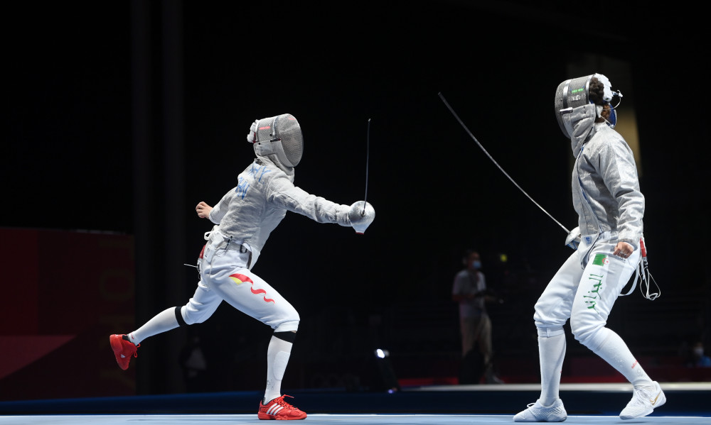 奥运击剑女子佩剑男子花剑64强赛杨恒郁顺利晋级黄梦恺惜败止步
