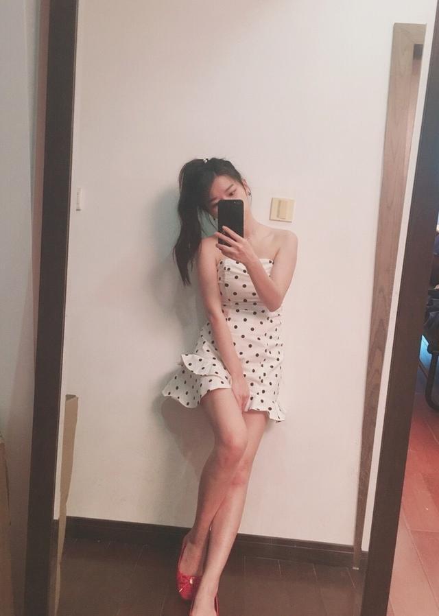 沫子用2年拿到驾驶证在直播间开始炫耀不小心暴露真实年龄