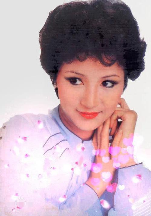 她为了谢贤离开了娱乐圈曾是70年代的港姐冠军现因儿子走红