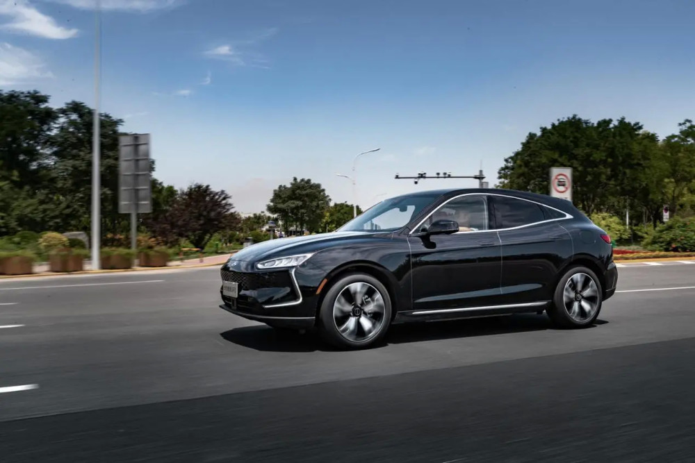 一场说走就走的旅行，需要赛力斯华为智选SF5这样靠谱的伙伴